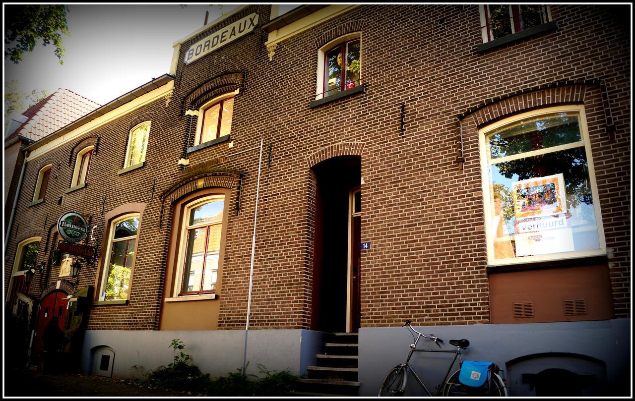 Barbarossa Hostel *